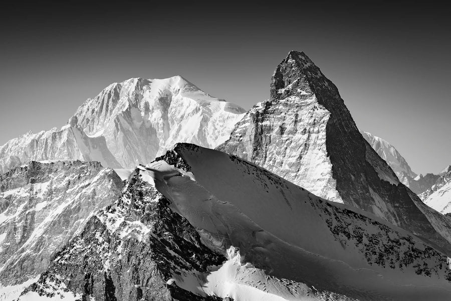Tirage d'art noir et blanc Mont Cervin, Mont Blanc, massif Cervin et Valais, photographie aérienne édition Prestige par Marc Lelièvre